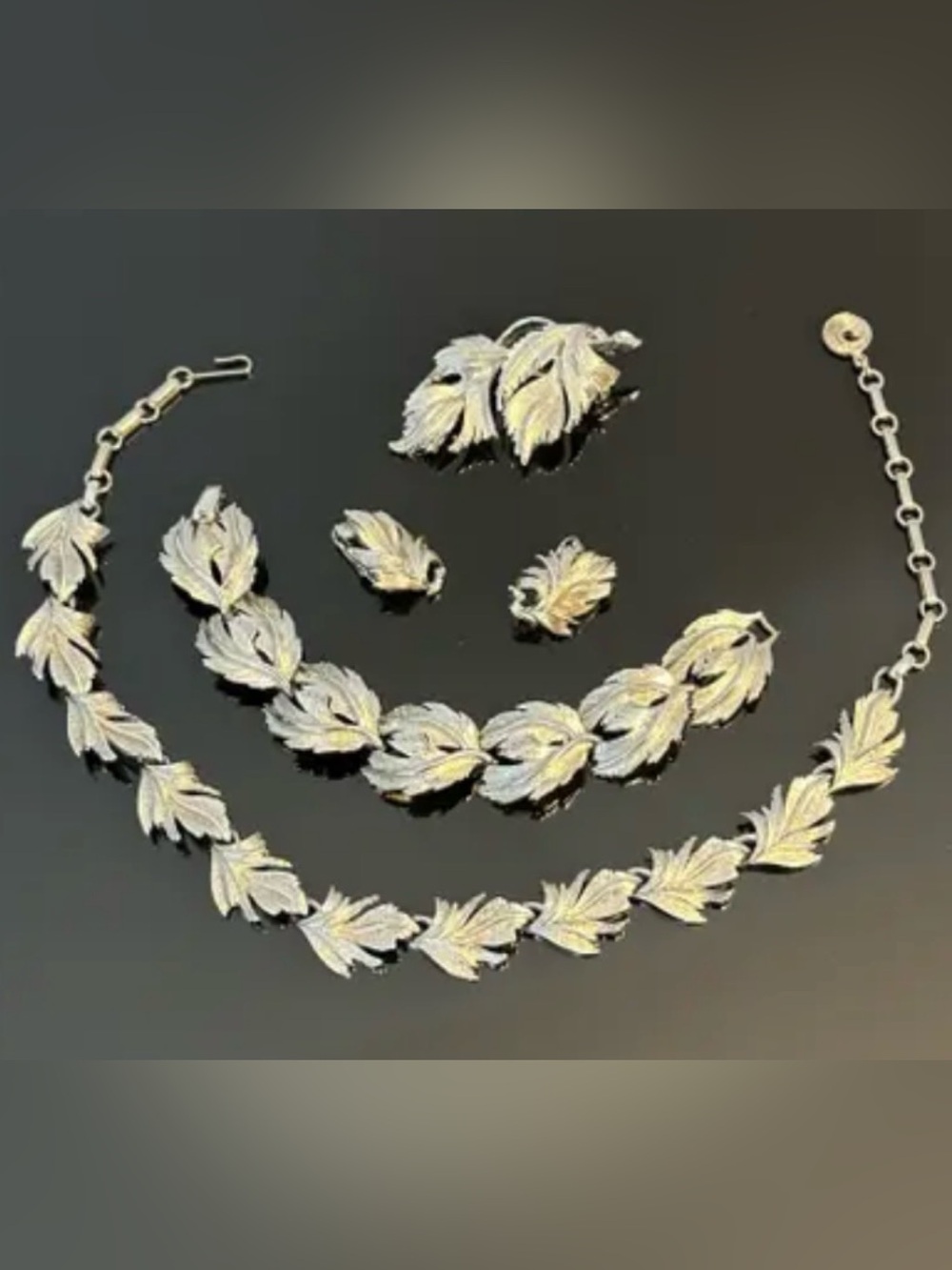 TARA vintage jewelry set Necklace Bracelet Earrings and Brooch